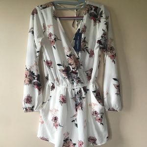 One clothing LA Xs floral romper